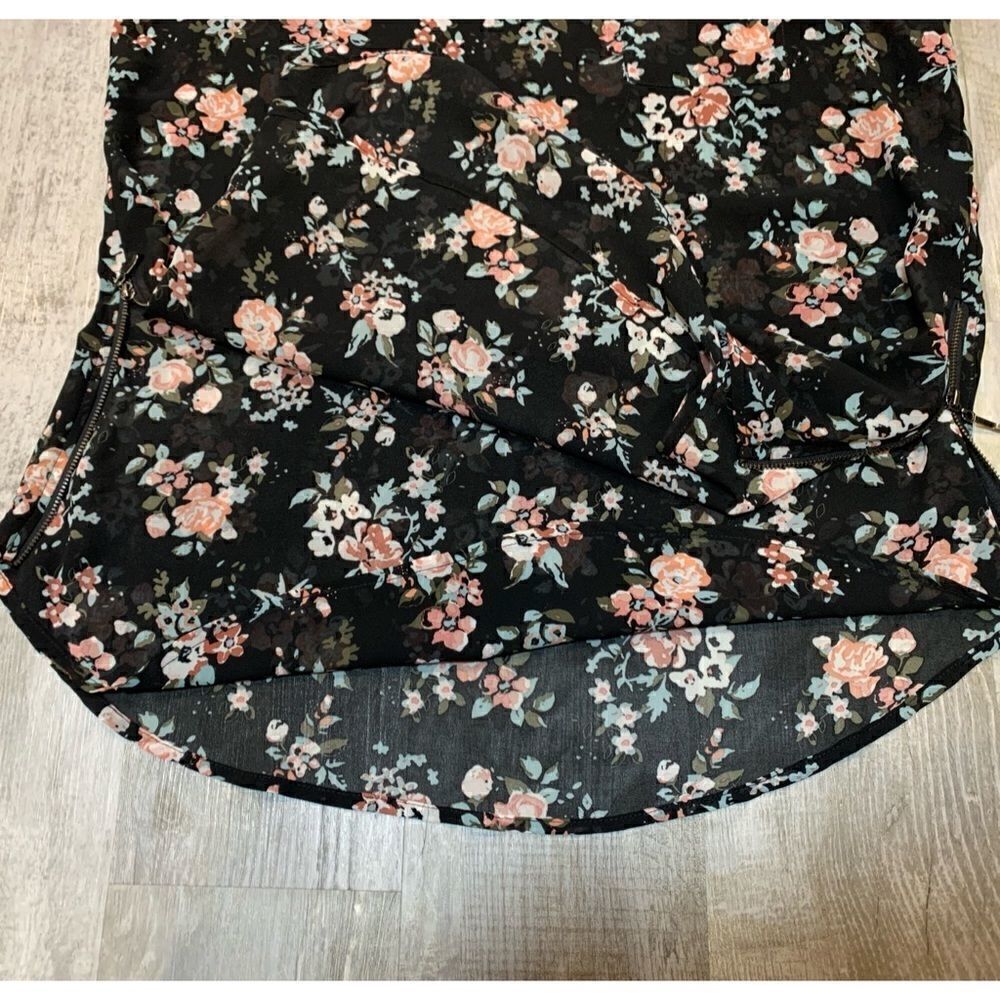 My Michelle Women’ sleeveless hi-lo top Blouse sz xL Floral Zipper Sides Layered - Picture 7 of 11